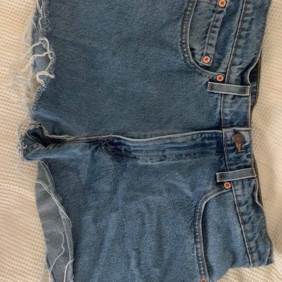 Vintage High waisted Levis Shorts - Picture 2 of 6